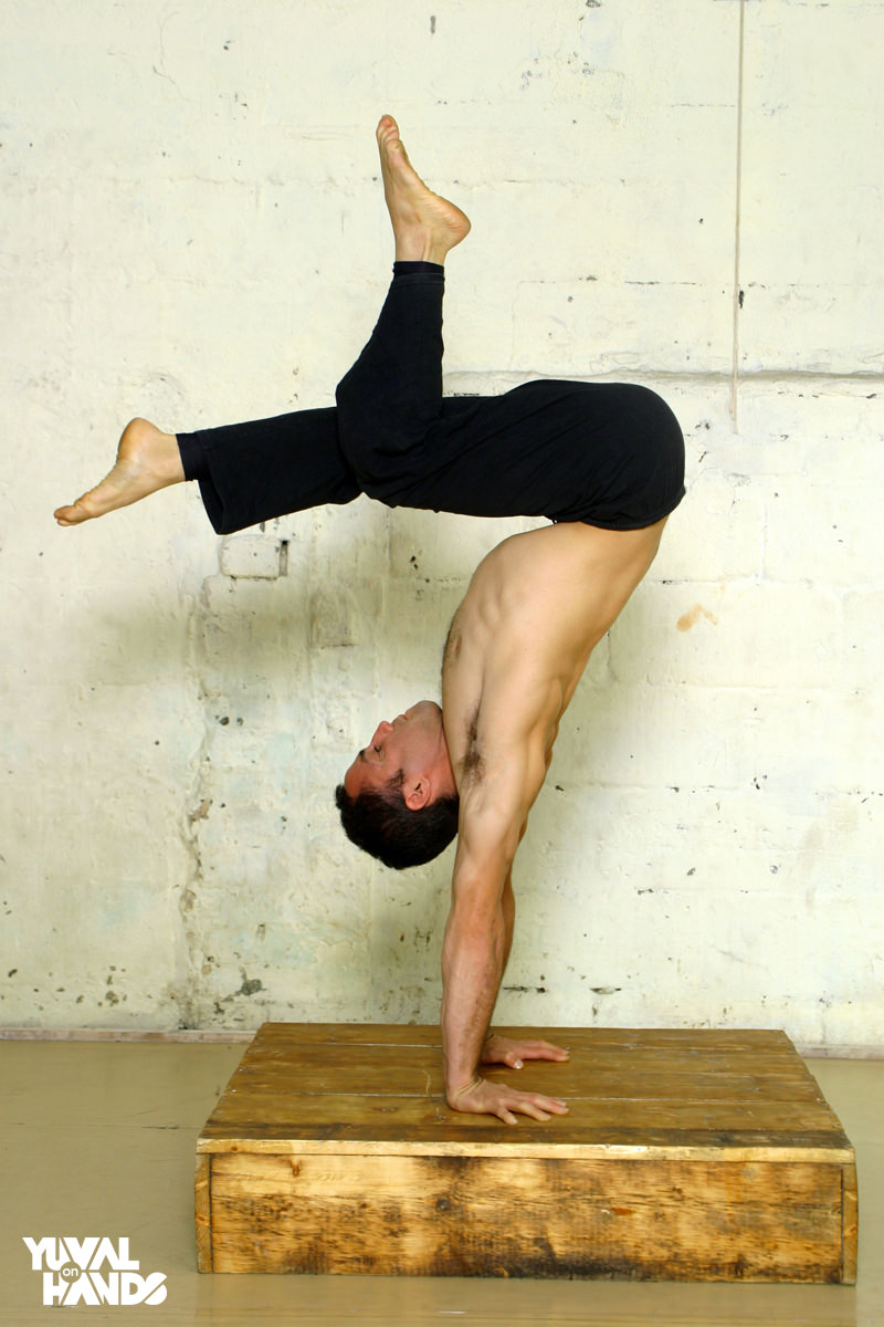 Yuval on Hands - Handbalancer - Acrobat - Performer - Gymnast ...