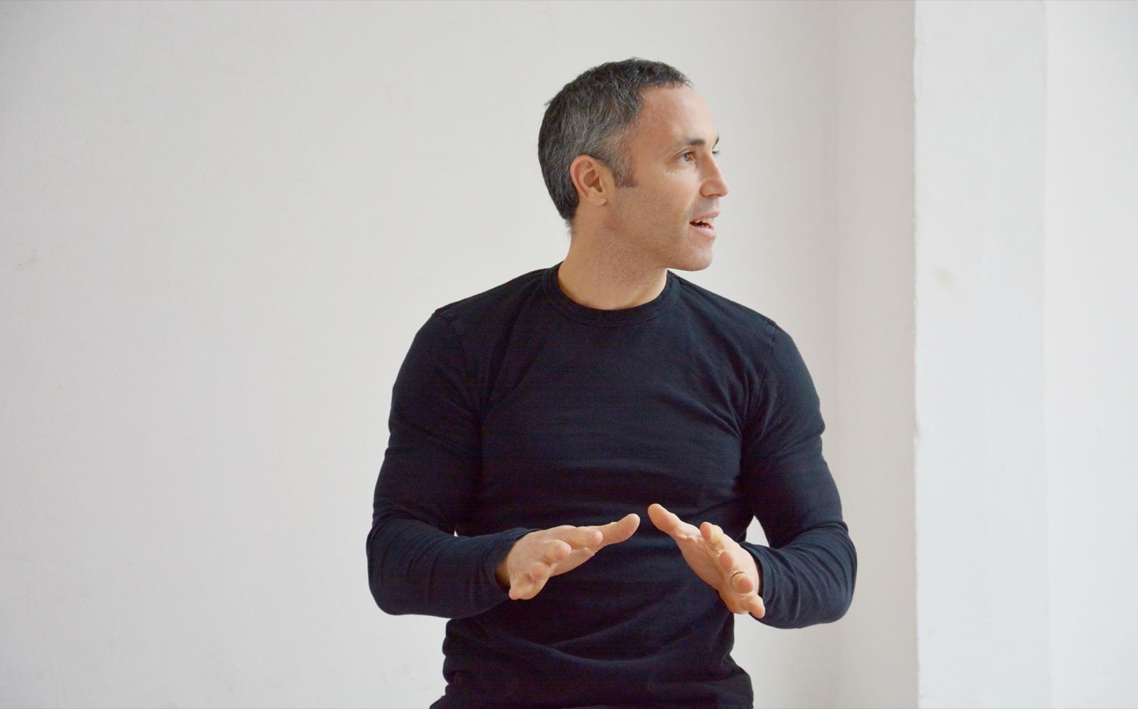 Yuval Ayalon teaching a handstand workshop